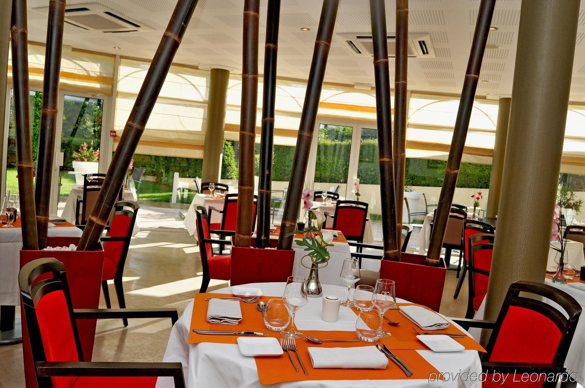 Le Richebourg Hotel, Restaurant & Hotel 4*