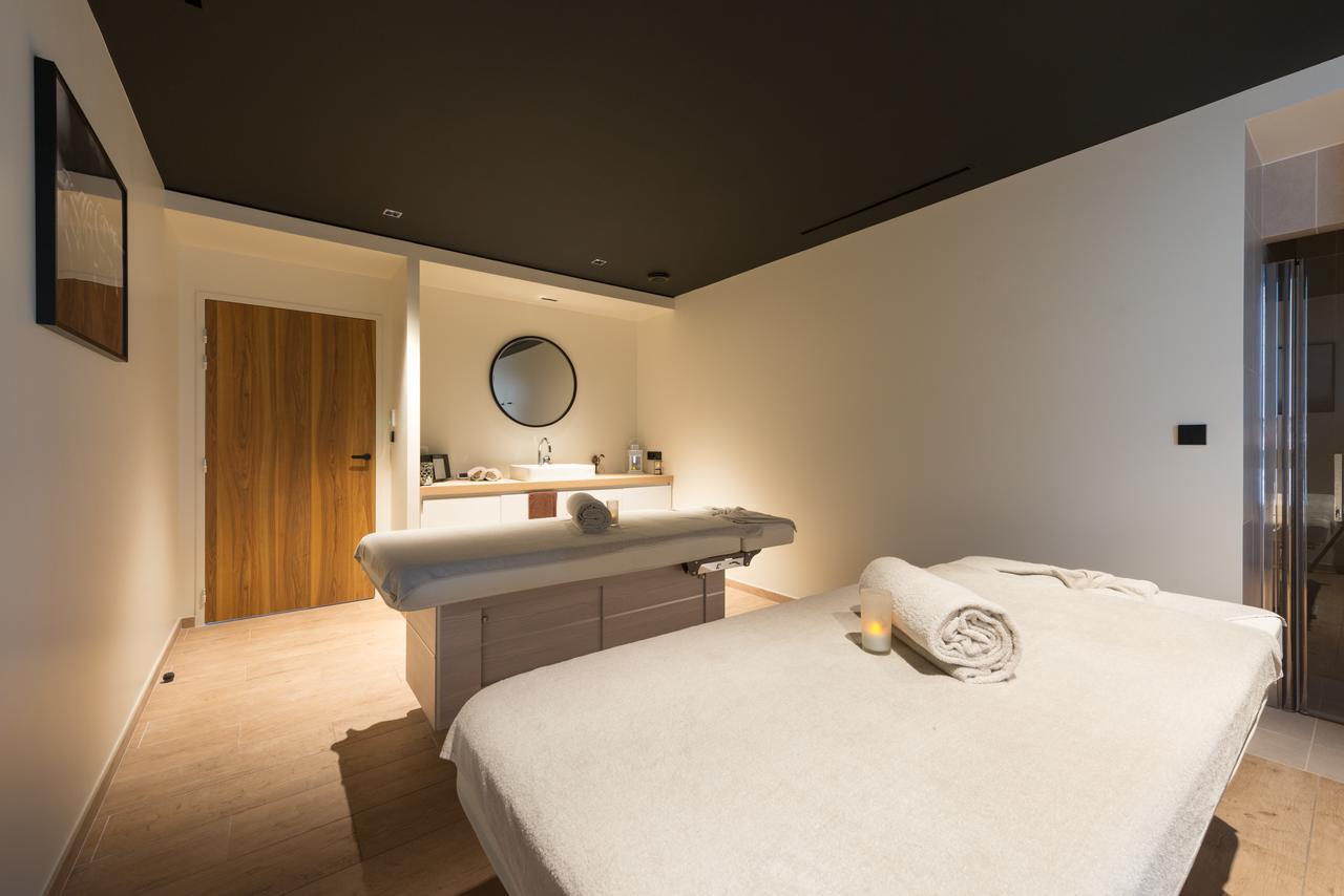 Le Richebourg Hotel, Restaurant & Hotel